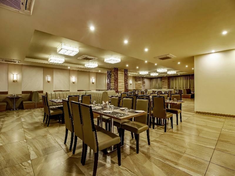 Hotel Capital O 28086 Sindhura Grand Hajdarábád Exteriér fotografie